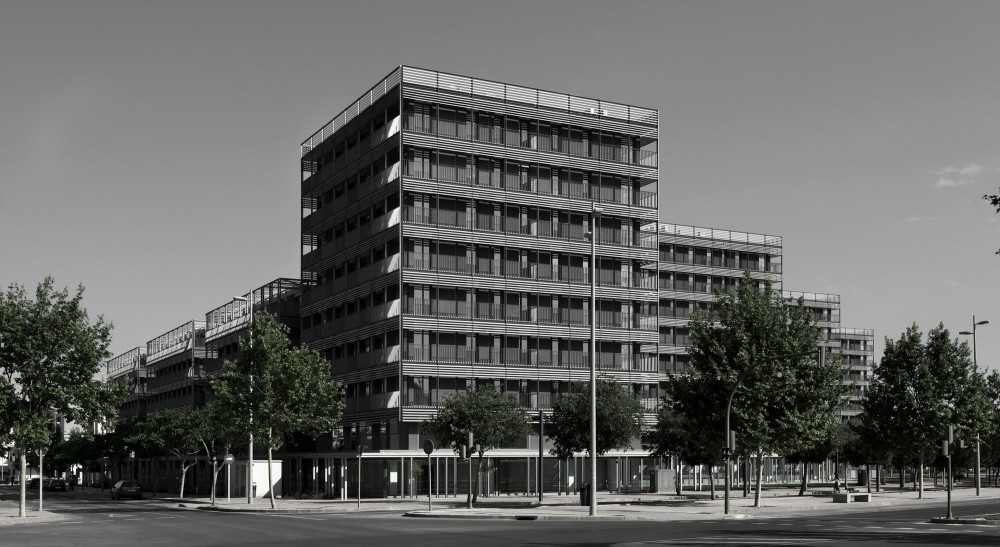 Social Housing at Boera Park / Peñín Architects + OAB + Edifica