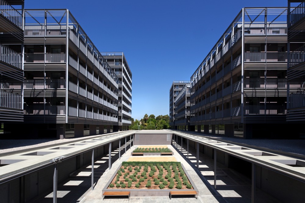 Social Housing at Boera Park / Peñín Architects + OAB + Edifica