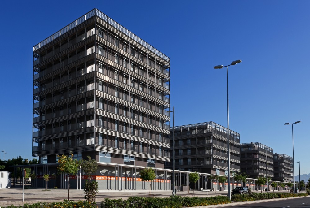 Social Housing at Boera Park / Peñín Architects + OAB + Edifica