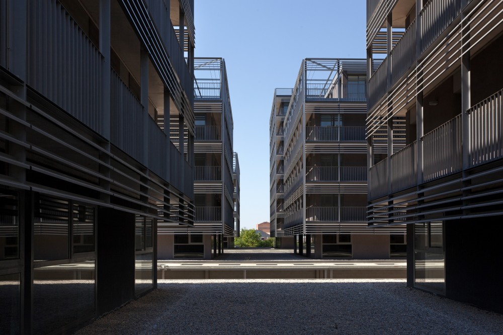 Social Housing at Boera Park / Peñín Architects + OAB + Edifica