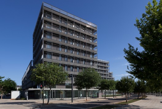 Viviendas Sociales en Boera Park / Peñín Architects