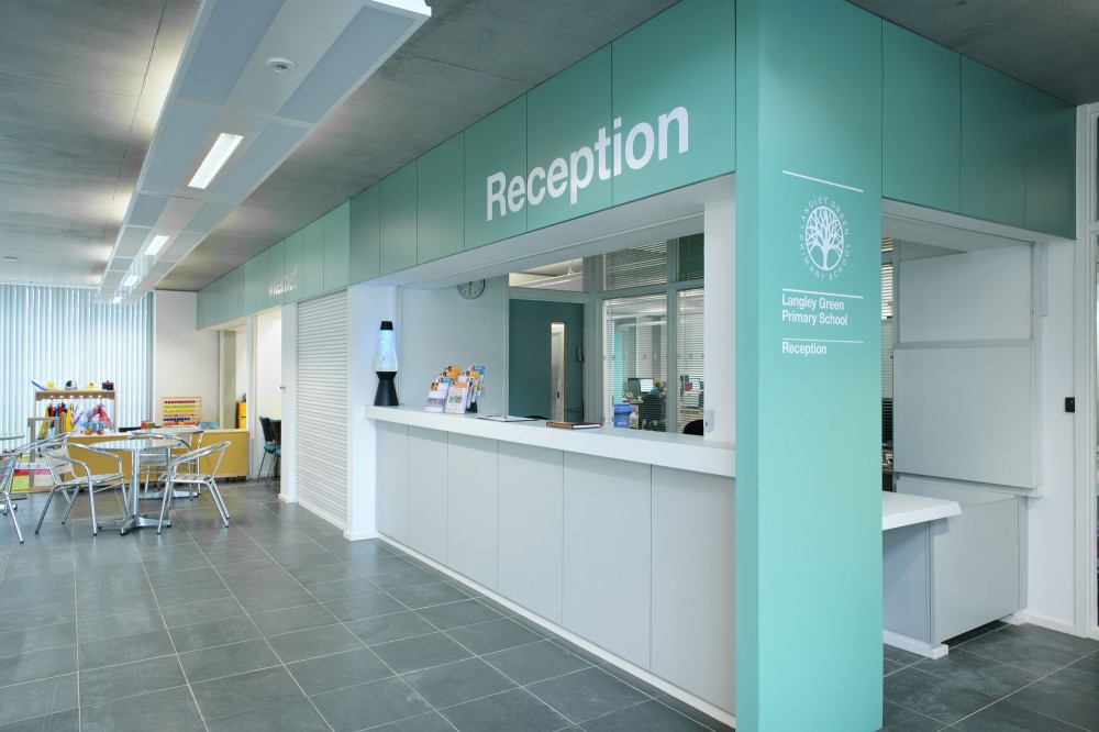 Langley Green Children’s Centre / Re-Format