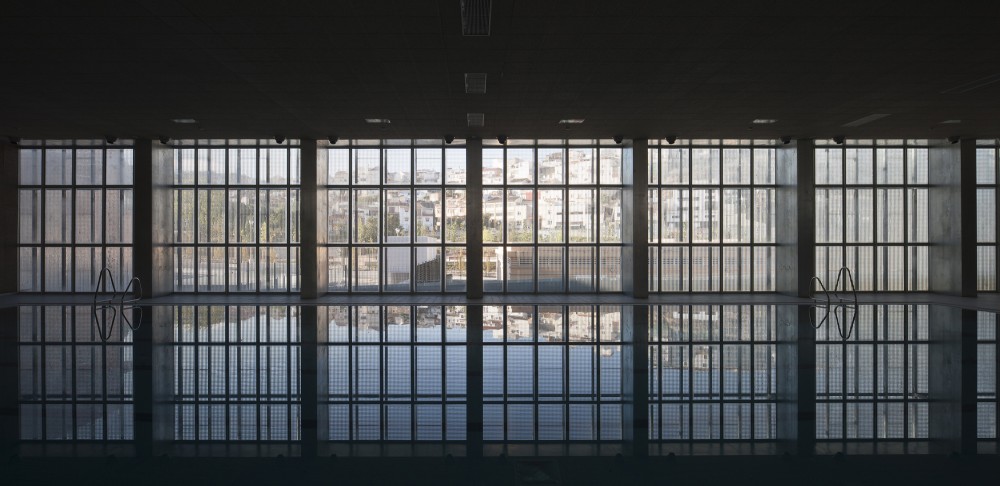 Swimming Pool in “Bola de Oro” Sports Centre / José Luis Rodríguez Gil