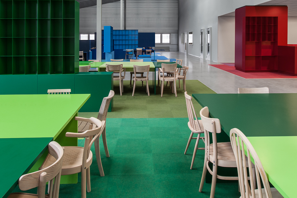 Social 01 / VMX Architects + i29 l interior architects