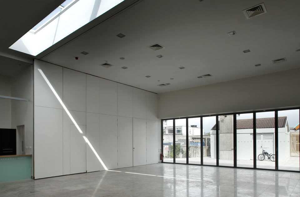 Ballyroan Parish Centre / Box Architecture