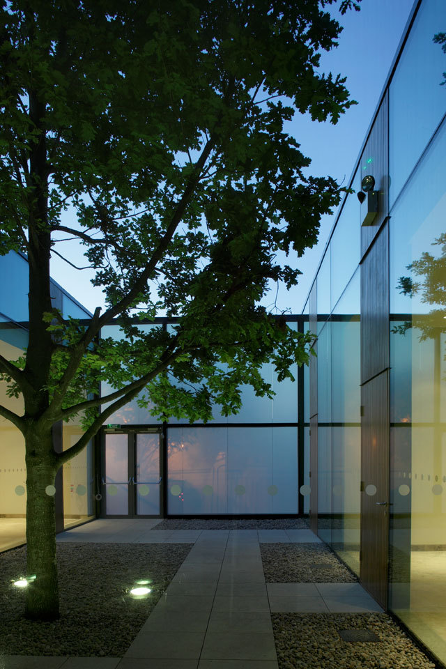Ballyroan Parish Centre / Box Architecture