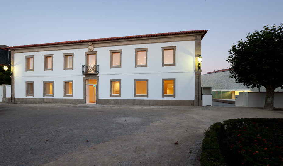Combatentes Educational Center / Cannatà & Fernandes