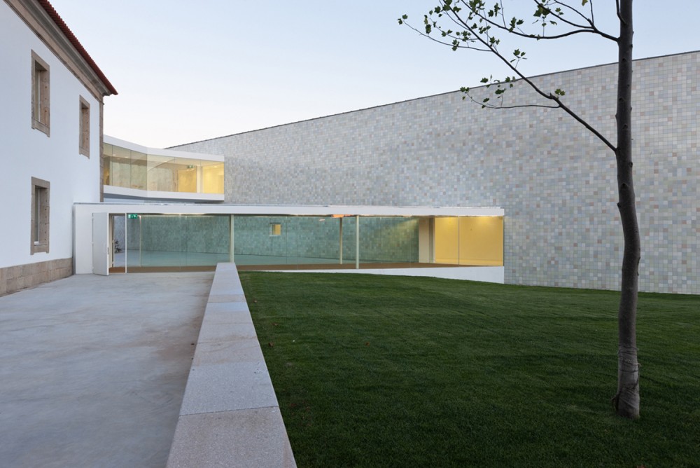 Combatentes Educational Center / Cannatà & Fernandes