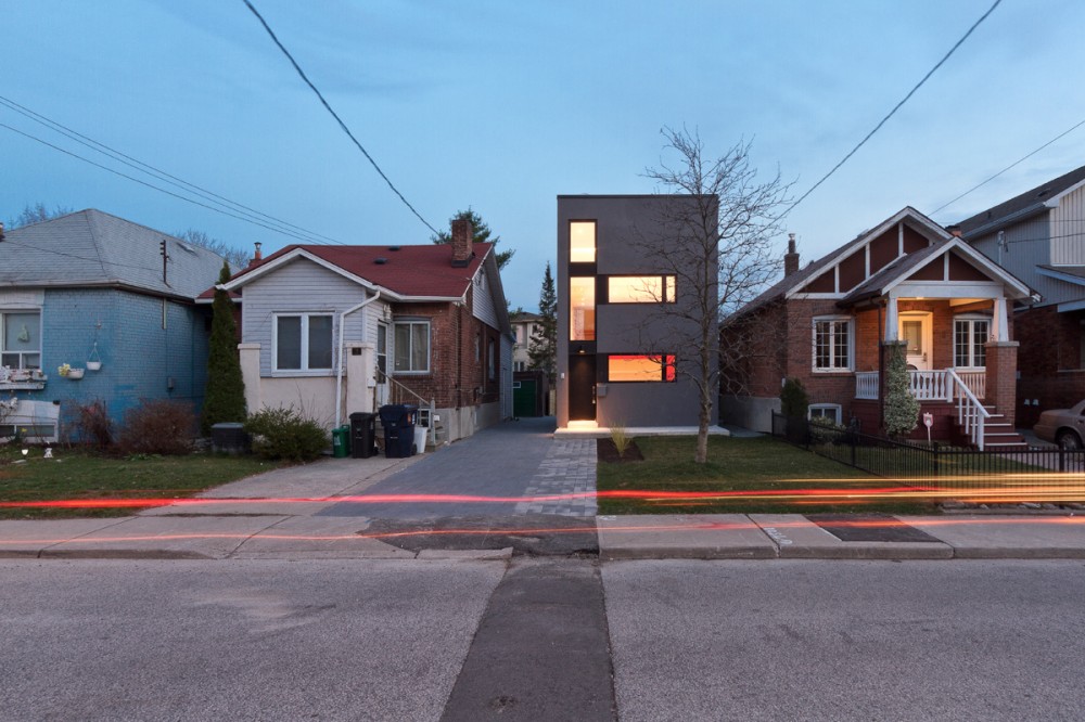 Whale House / Atelier rzlbd