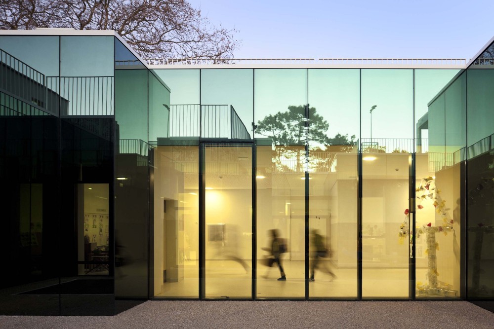 Center School S.Miguel de Nevogilde / AVA Architects