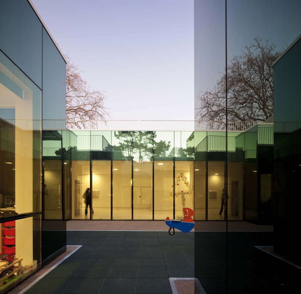 Center School S.Miguel de Nevogilde / AVA Architects