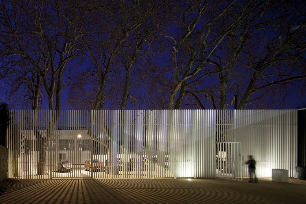 Center School S.Miguel de Nevogilde / AVA Architects