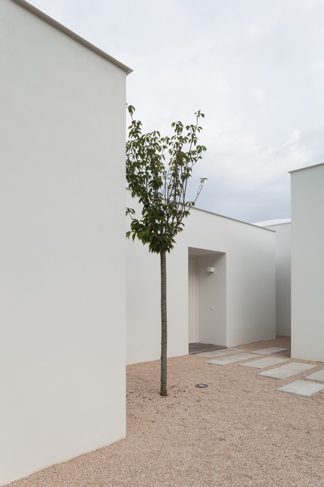 House in Belas / CHP Arquitectos