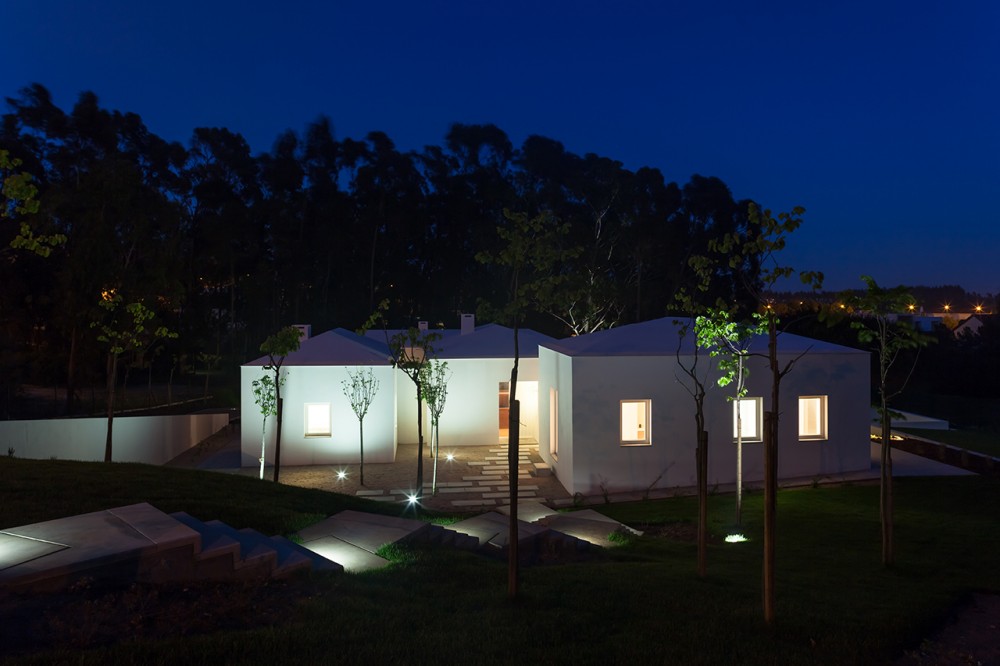 House in Belas / CHP Arquitectos