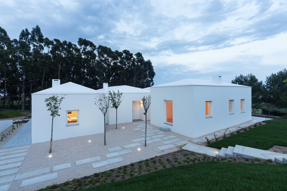 House in Belas / CHP Arquitectos