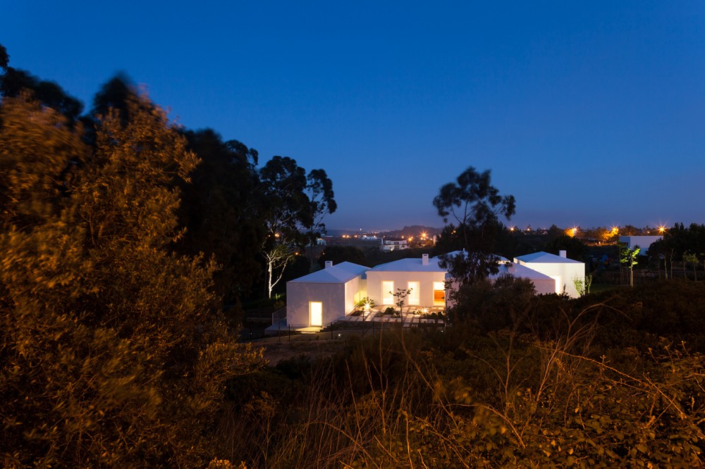 House in Belas / CHP Arquitectos