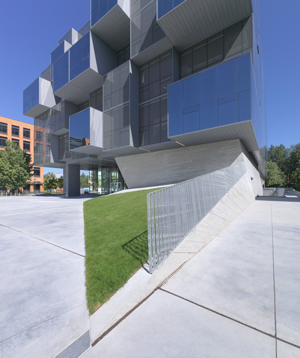 UBC Faculty of Pharmaceutical Sciences / Saucier + Perrotte architectes & HCMA