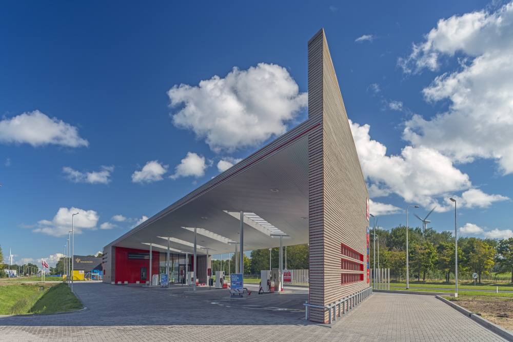 Sustainable Gas Station Avia Marees / Knevel Architecten