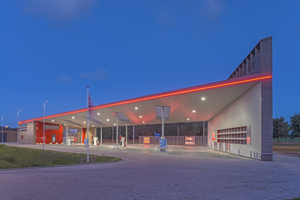 Sustainable Gas Station Avia Marees / Knevel Architecten