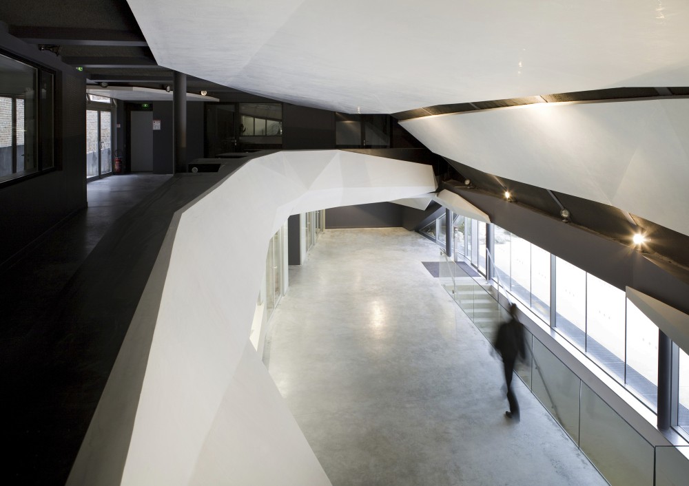 Regional Chamber of Commerce and Industry / Chartier-Corbasson Architects