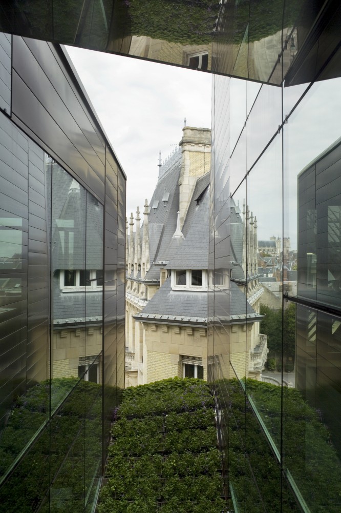 Regional Chamber of Commerce and Industry / Chartier-Corbasson Architects
