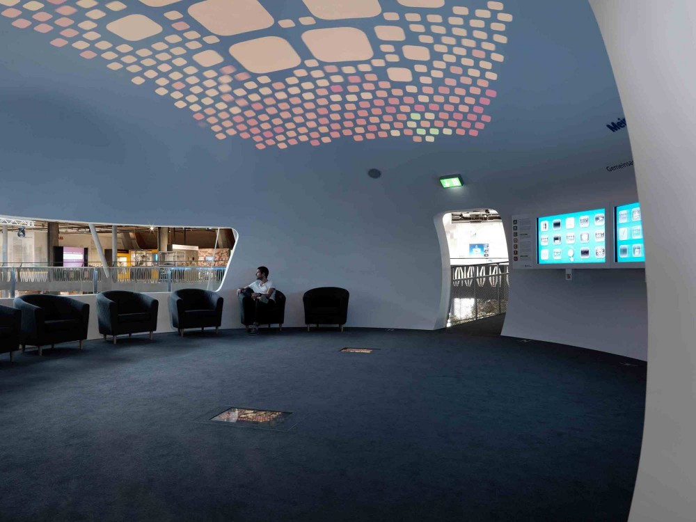Umwelt Arena / Rene Schmid Architekten