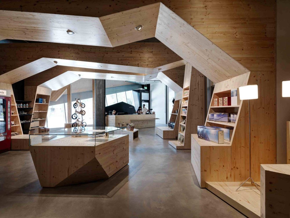 Umwelt Arena / Rene Schmid Architekten