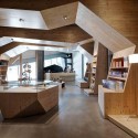 Umwelt Arena / Rene Schmid Architekten Umwelt Arena / Rene Schmid Architekten © Bruno Helbling