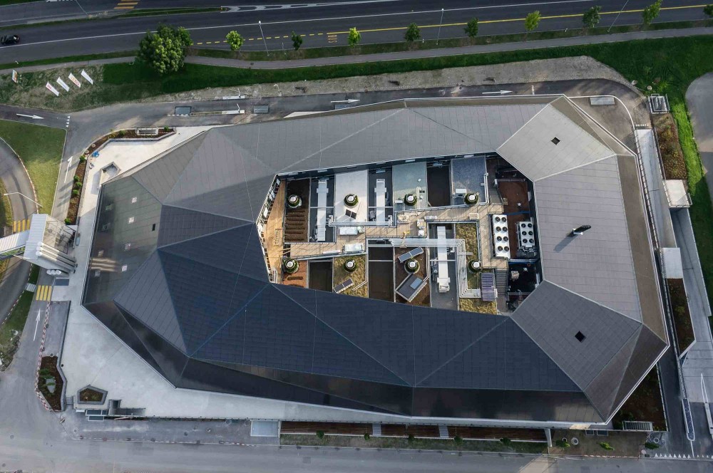 Umwelt Arena / Rene Schmid Architekten