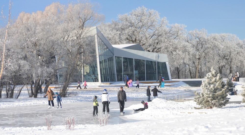 The Qualico Family Centre / Number TEN Architectural