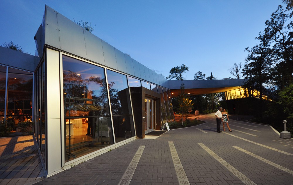 The Qualico Family Centre / Number TEN Architectural