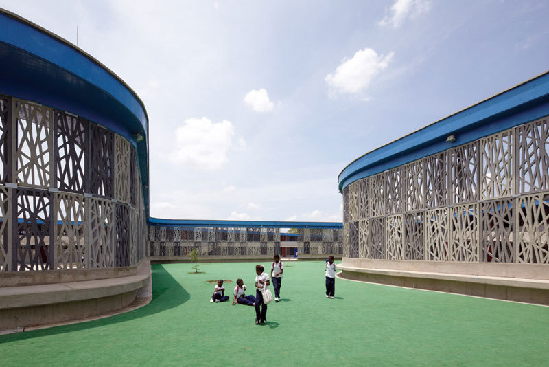 Flor del Campo Educational Center / Giancarlo Mazzanti + Felipe Mesa