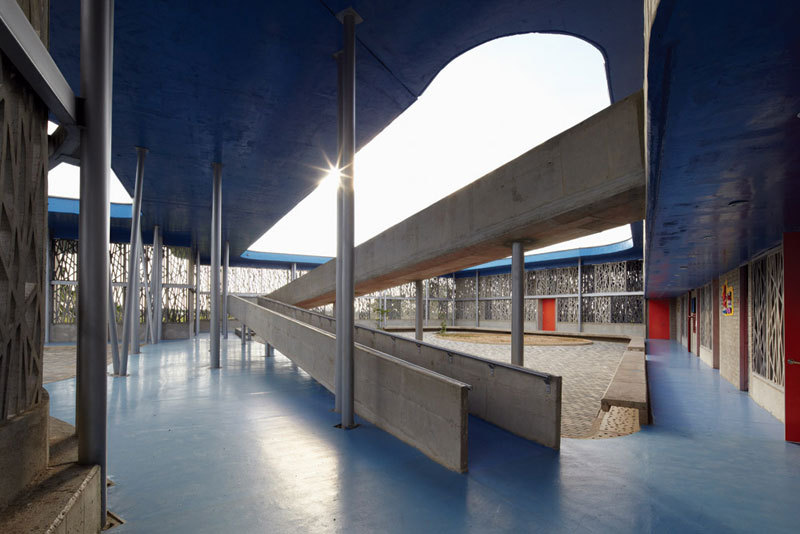 Flor del Campo Educational Center / Giancarlo Mazzanti + Felipe Mesa