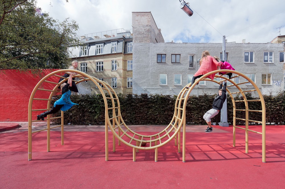 Superkilen / Topotek 1 + BIG + Superflex