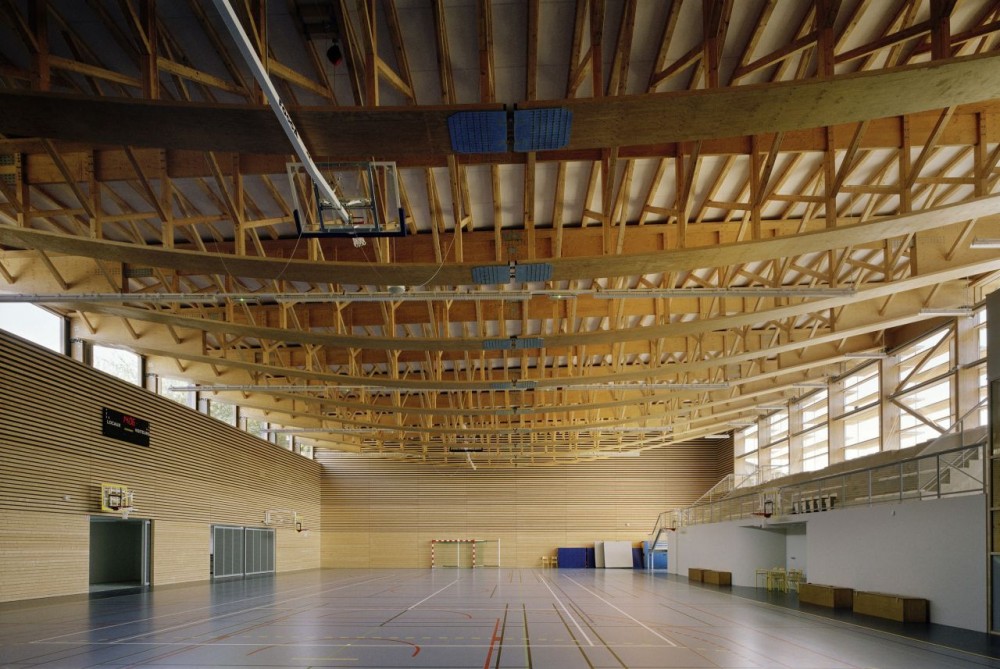 Sunny Gymnasium / Tekhnê Architectes