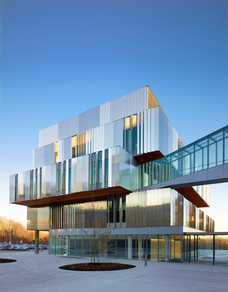 Terrence Donnelly Health Sciences Complex / Kongats Architects