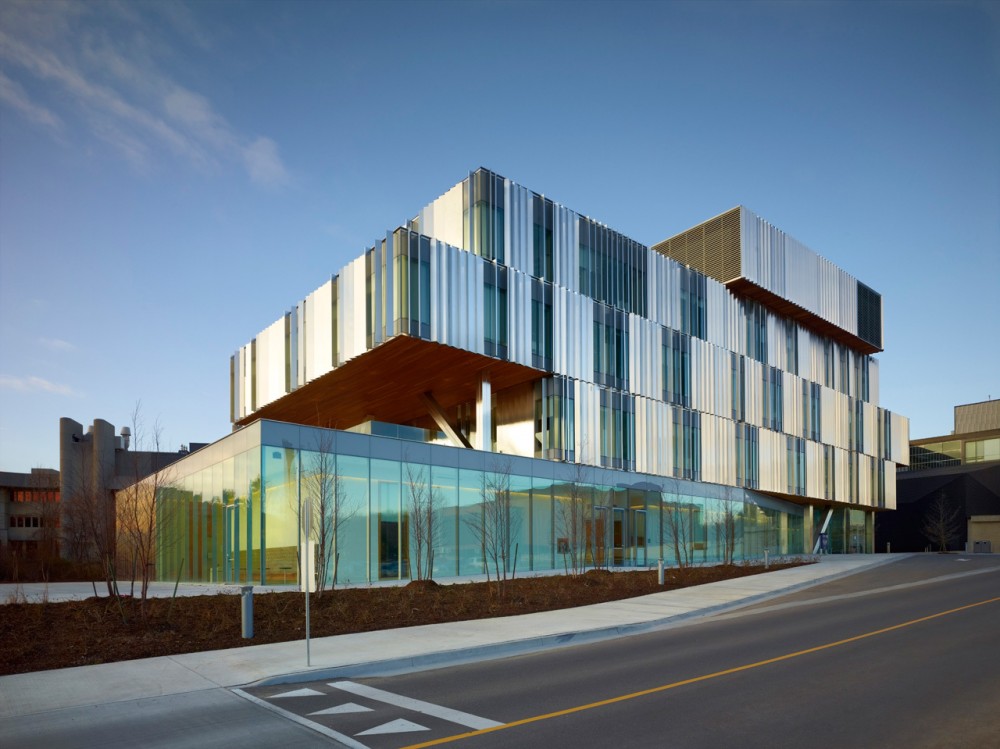 Terrence Donnelly Health Sciences Complex / Kongats Architects