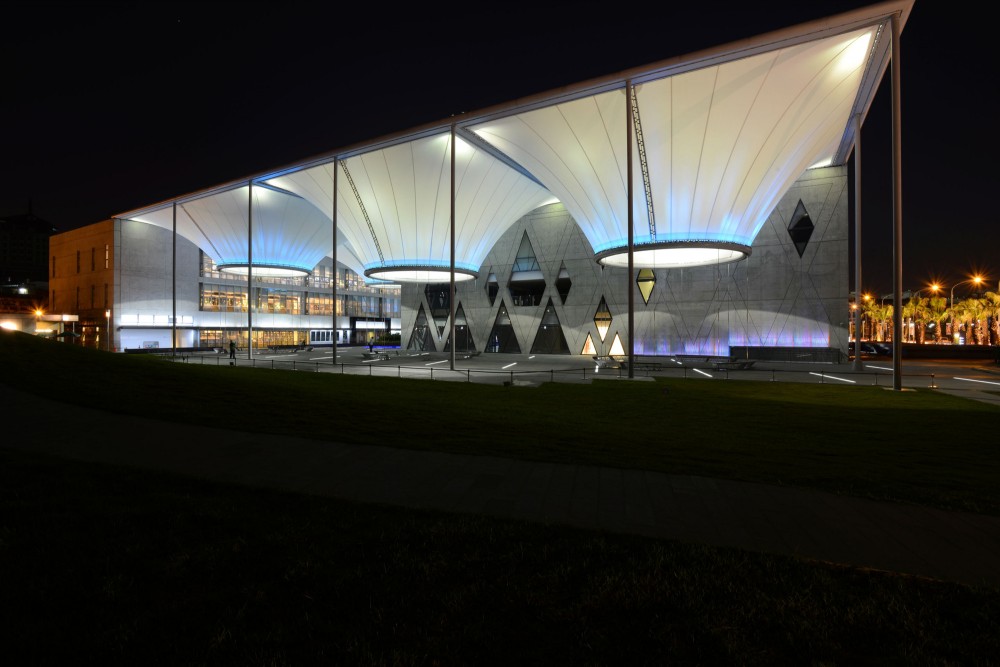 Dadong Art Center / Cie + MAYU architects