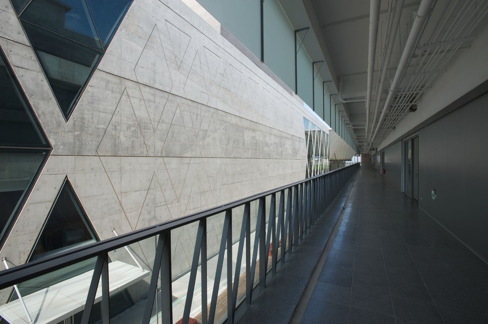 Dadong Art Center / Cie + MAYU architects