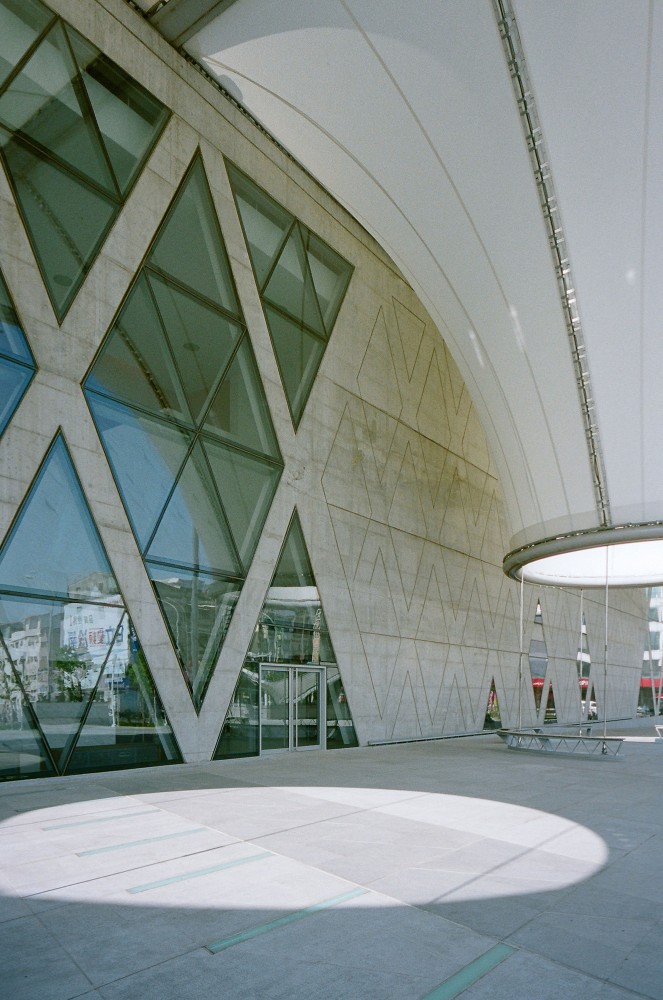 Dadong Art Center / Cie + MAYU architects
