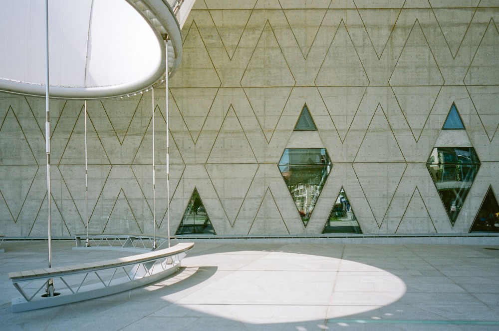Dadong Art Center / Cie + MAYU architects