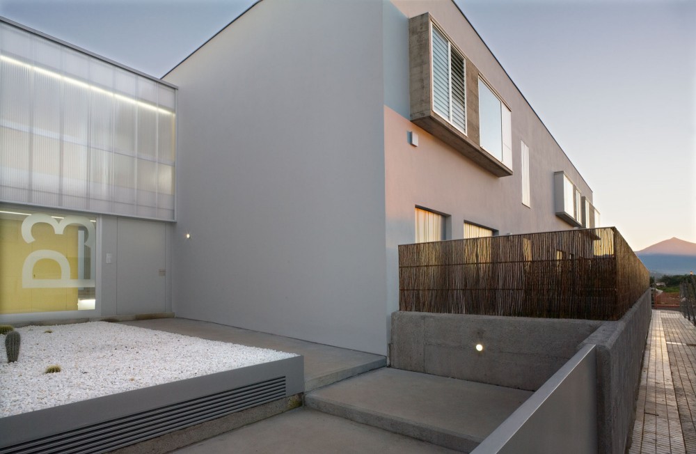27 VPO / Equipo Olivares Arquitectos