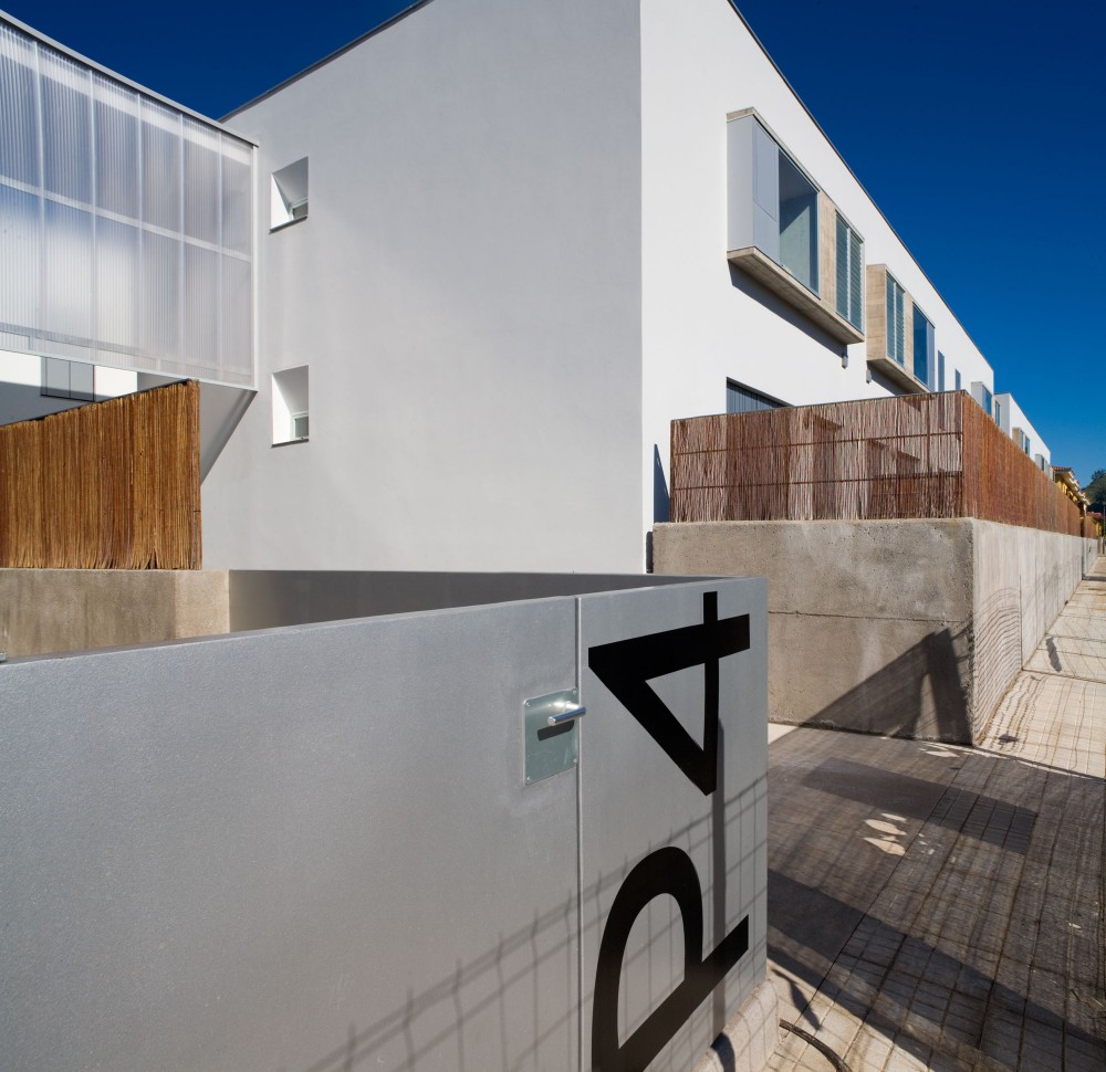 27 VPO / Equipo Olivares Arquitectos