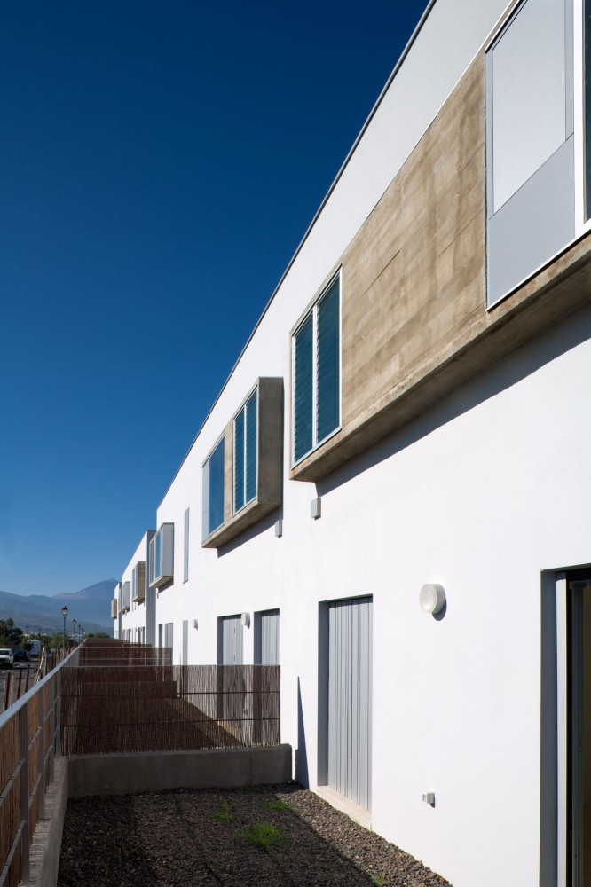 27 VPO / Equipo Olivares Arquitectos