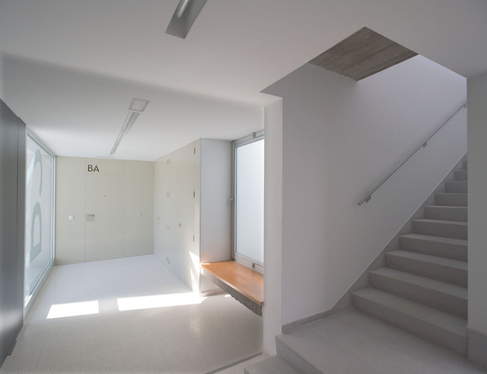 27 VPO / Equipo Olivares Arquitectos