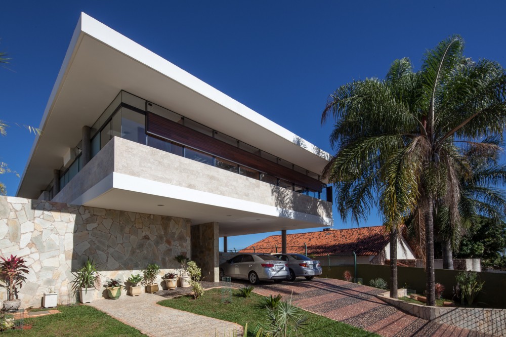 JPGN House / Macedo, Gomes & Sobreira