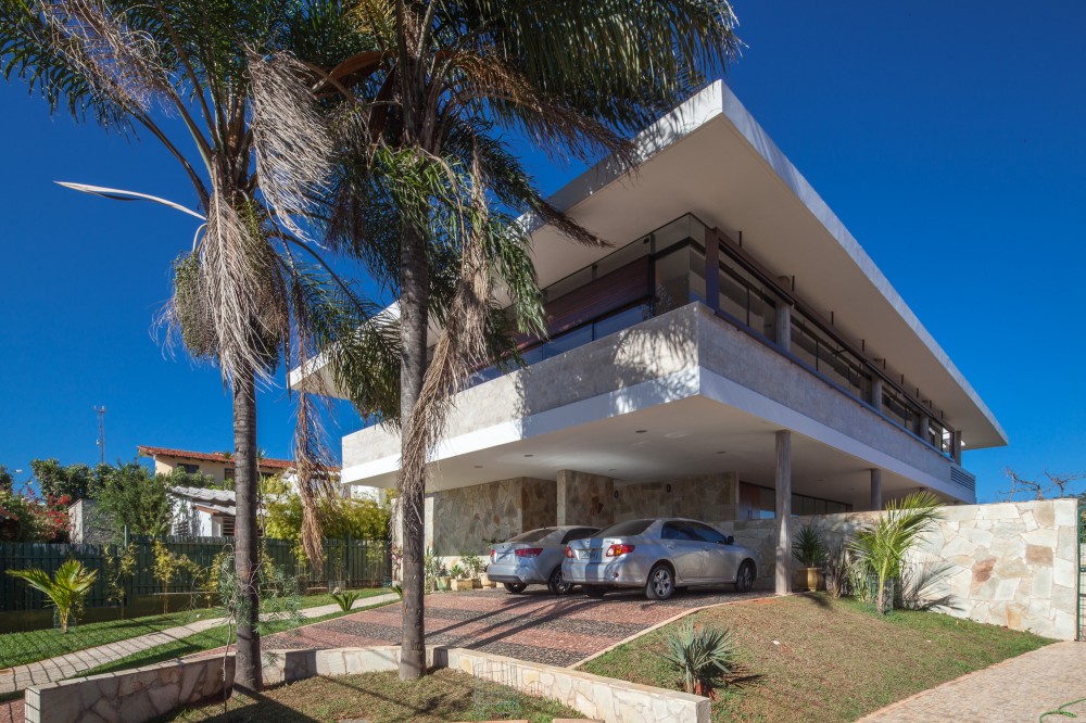JPGN House / Macedo, Gomes & Sobreira