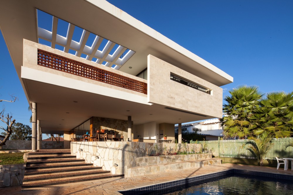 JPGN House / Macedo, Gomes & Sobreira