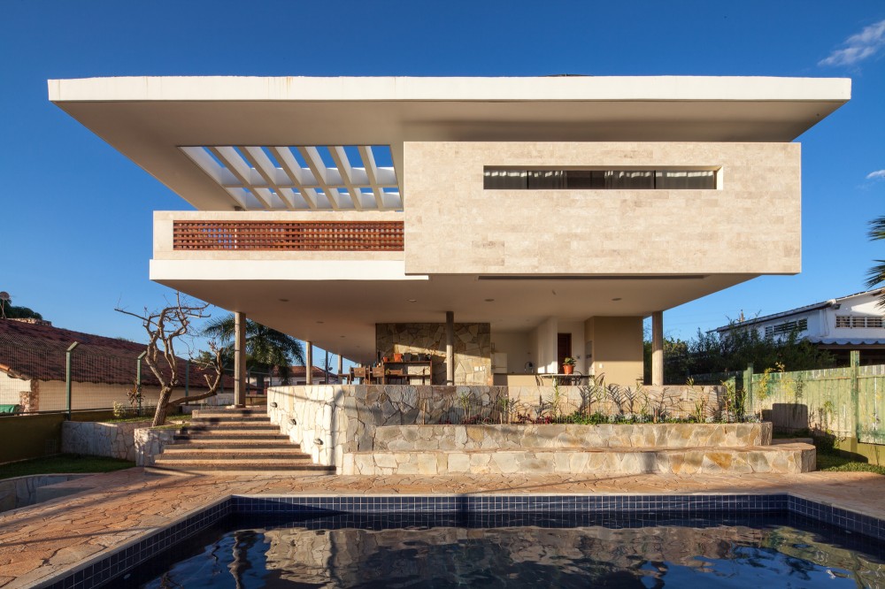 JPGN House / Macedo, Gomes & Sobreira