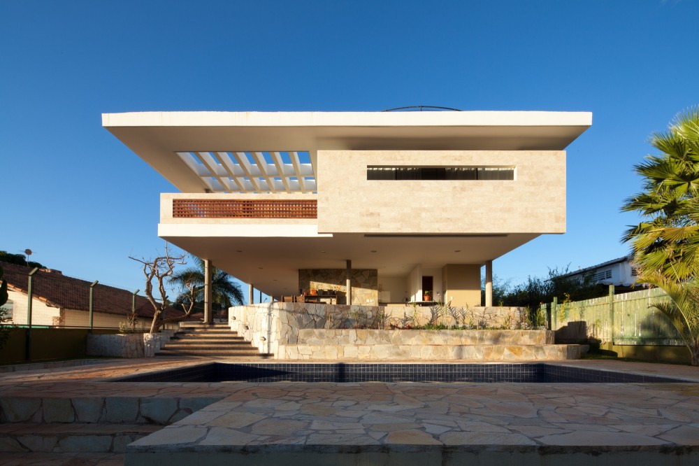 JPGN House / Macedo, Gomes & Sobreira